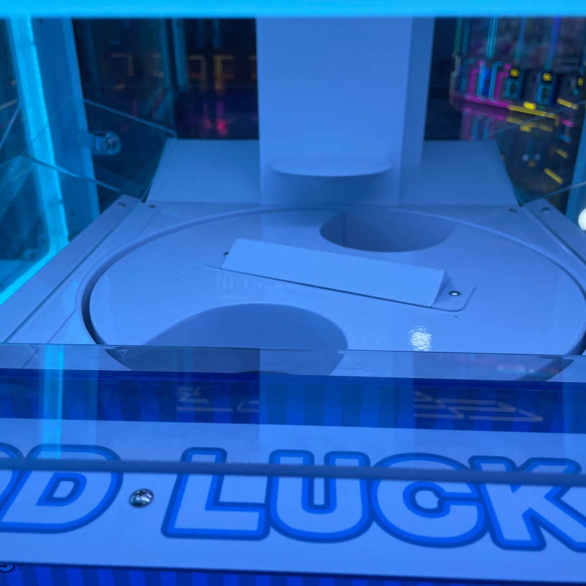 Internal rotating capsule dispensing mechanism of Chengjietian 3-layer capsule toy machine