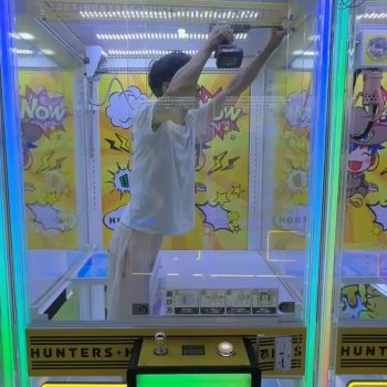 4.Custom Sticker Application